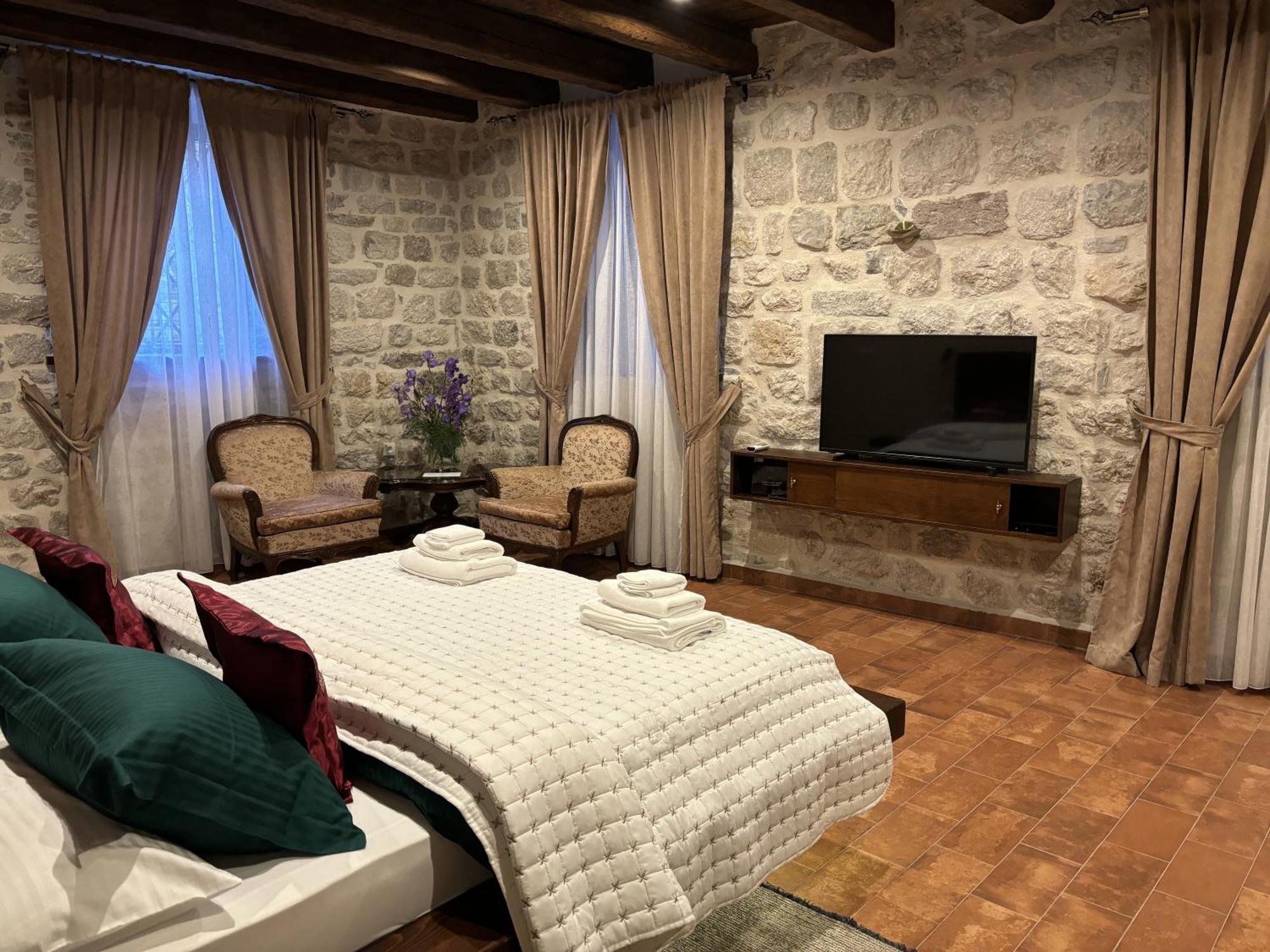 Kazin Supreme Hotel Kotor Exterior photo